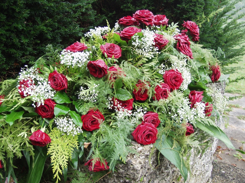 funeraire-COMPS SUR ARTUBY-min_roses-61203